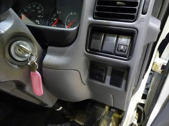 ボンゴトラック DX 1t 4ＷＤ Ｗタイヤ 平ボデー