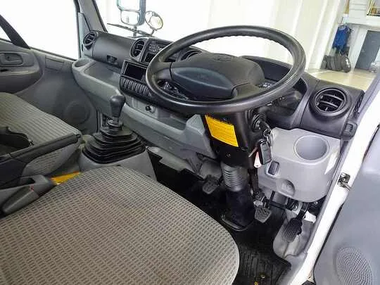 ダイナ 1.35t 4WD FJL Sタイヤ 平ボデー