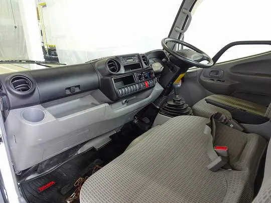 ダイナ 1.35t 4WD FJL Sタイヤ 平ボデー