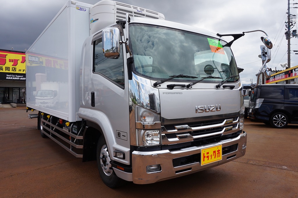 フォワード 5 3t 増トン ワイドベッド付 低温冷凍車 格納ゲート付 Rエアサス 240ps トラック市 長岡店 日本全国対応