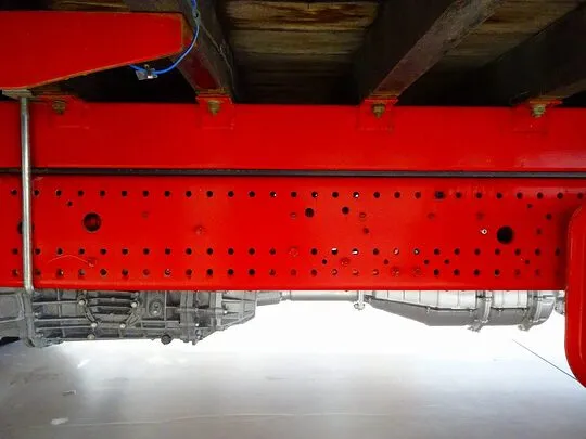 フォワード 8.6t 増トン 標準ベッドレス アルミブロック 平ボデー 240ps