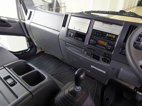 フォワード 8.6t 増トン 標準ベッドレス アルミブロック 平ボデー 240ps
