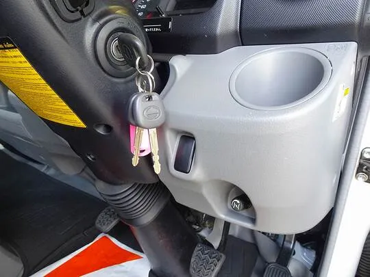 デュトロ 2t FJL 標準 平ボデー