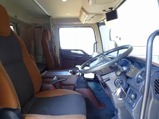 レンジャー 2.6t ワイドベッド付 低温冷凍車 リアエアサス 240ps