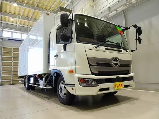 レンジャー 2.2t ワイドベッド付 低温冷凍車 格納ゲート付 リアエアサス 240ps