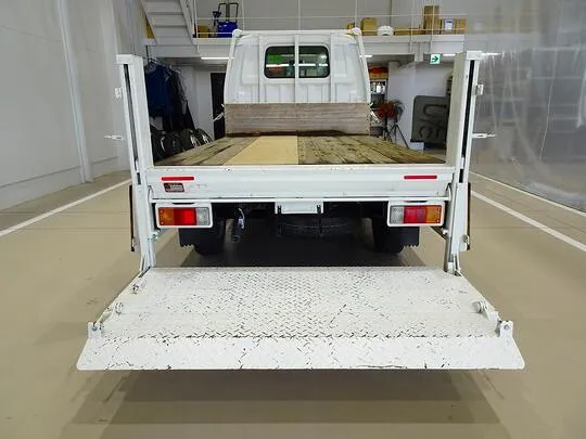 ボンゴトラック DX 0.75t 4ＷＤ Sタイヤ 2段折れ式垂直P/G付 ガソリン