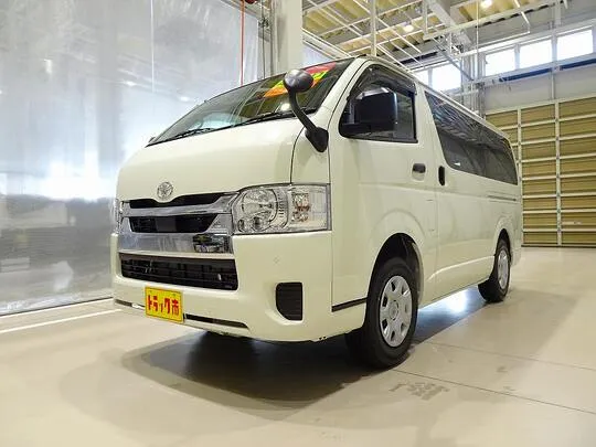 ハイエースバン DX GLパッケージ 1t 4WD 3/6人乗り 5ドア 未使用車