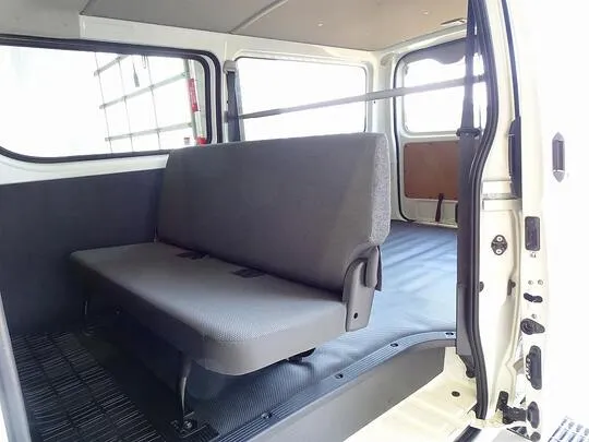 ハイエースバン DX GLパッケージ 1t 4WD 3/6人乗り 5ドア 未使用車