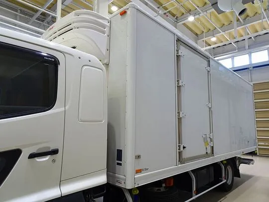 レンジャー 2.25t ワイドベッド付 低温冷凍車 格納ゲート付 リアエアサス 240ps