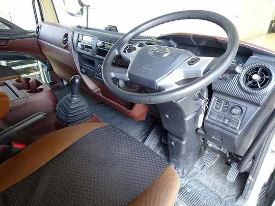 レンジャー 2.25t ワイドベッド付 低温冷凍車 格納ゲート付 リアエアサス 240ps