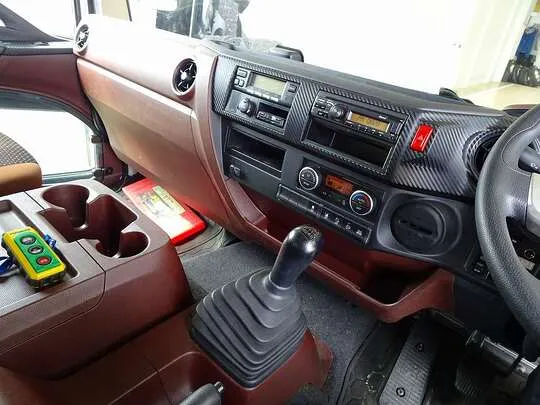 レンジャー 2.25t ワイドベッド付 低温冷凍車 格納ゲート付 リアエアサス 240ps