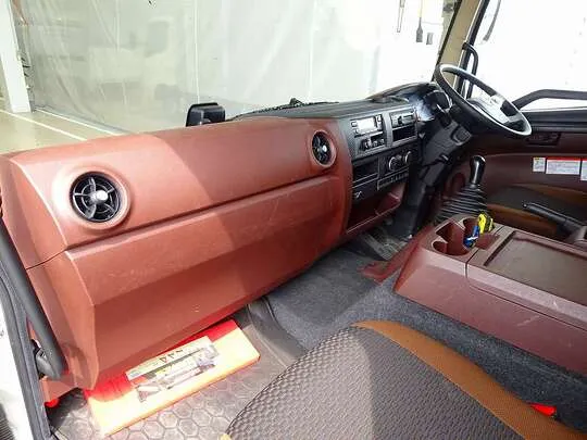 レンジャー 2.25t ワイドベッド付 低温冷凍車 格納ゲート付 リアエアサス 240ps
