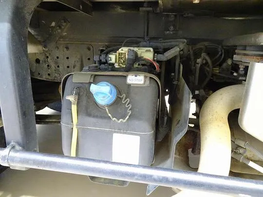 キャンター 1.35t 4WD 全低床 Wタイヤ 中温冷凍車