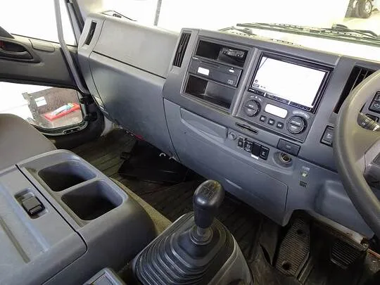 フォワード 4.8t 増トン 標準ベッド付 タダノ4段クレーン付 240ps