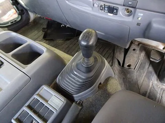 フォワード 4.8t 増トン 標準ベッド付 タダノ4段クレーン付 240ps