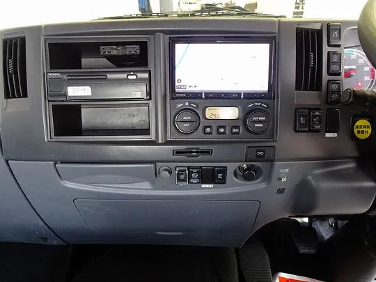 【年次点検済】フォワード 4.8t 増トン 標準ベッド付 タダノ4段クレーン付 240ps