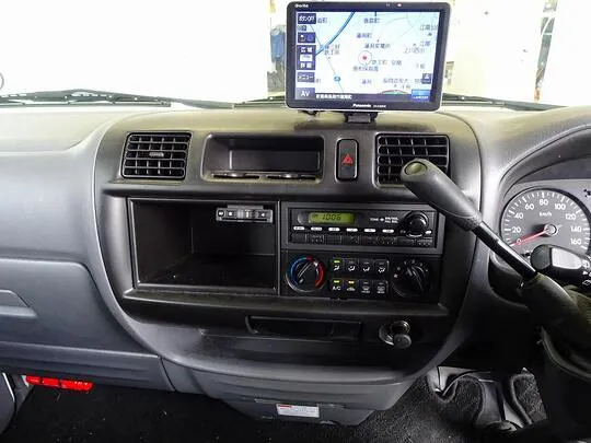 ボンゴバン DX 1t 4WD 2/5人乗り 5ドア ガソリン