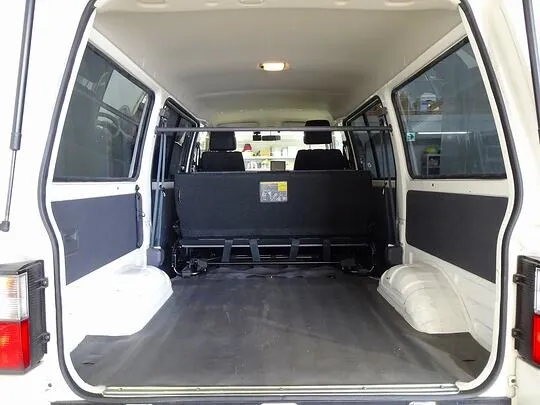 ボンゴバン DX 1t 4WD 2/5人乗り 5ドア ガソリン