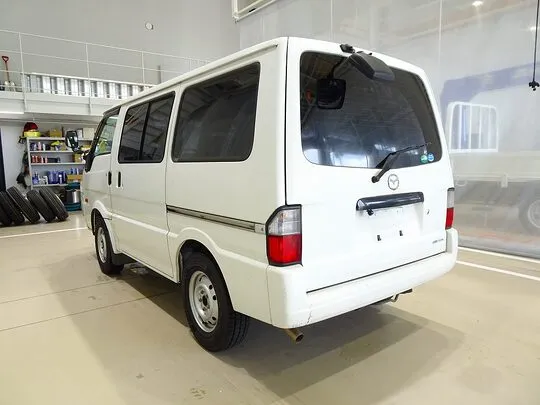 ボンゴバン DX 1t 4WD 2/5人乗り 5ドア ガソリン