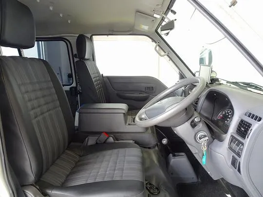 ボンゴバン DX 1t 4WD 2/5人乗り 5ドア ガソリン