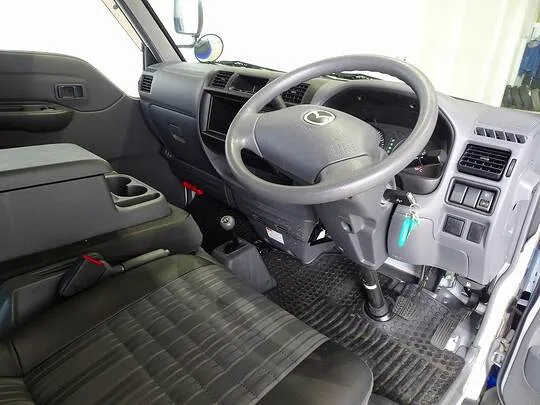 ボンゴバン DX 1t 4WD 2人乗り 5ドア ハイルーフ ガソリン