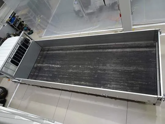 ファイター 3.55t ワイドベッド付 アルミブロック 平ボデー リアエアサス 240ps 未使用車