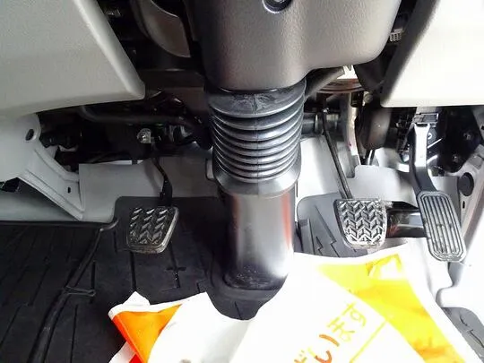 デュトロ 2t 4WD 高床 標準セミロング Wキャブ 未使用車