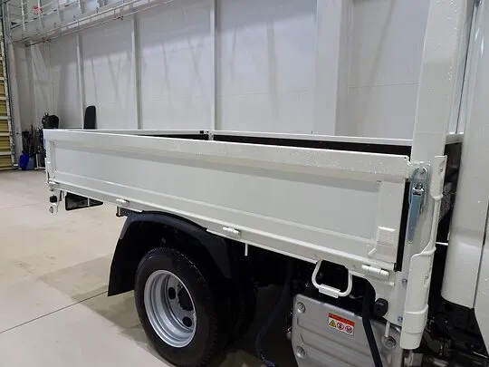 デュトロ 2t 4WD 高床 標準セミロング Wキャブ 未使用車