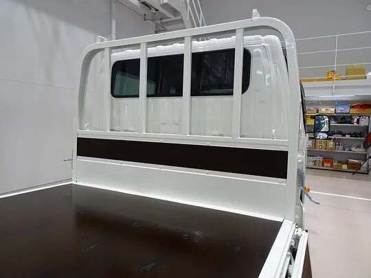 デュトロ 2t 4WD 高床 標準セミロング Wキャブ 未使用車