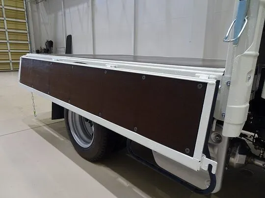 デュトロ 2t 4WD 高床 標準セミロング Wキャブ 未使用車