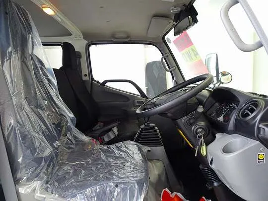 デュトロ 2t 4WD 高床 標準セミロング Wキャブ 未使用車