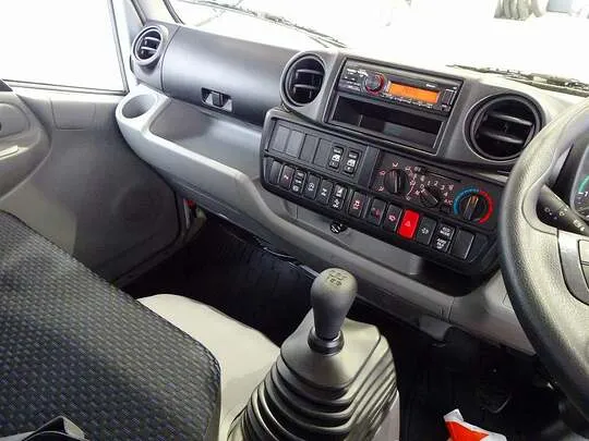 デュトロ 2t 4WD 高床 標準セミロング Wキャブ 未使用車