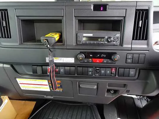 フォワード 1.8t 標準ベッド付 アルミブロック ユニック4段クレーン/マルチPG付 210ps 未使用車