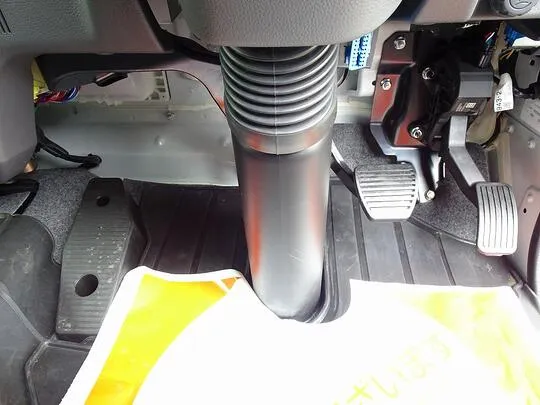 フォワード 1.8t 標準ベッド付 アルミブロック ユニック4段クレーン/マルチPG付 210ps 未使用車
