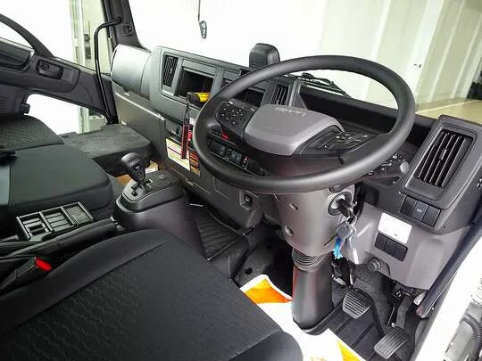 フォワード 1.8t 標準ベッド付 アルミブロック ユニック4段クレーン/マルチPG付 210ps 未使用車