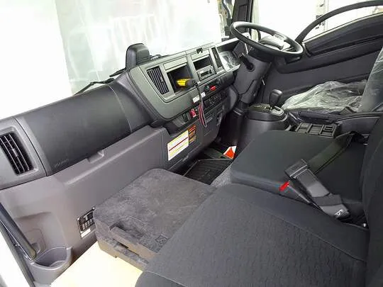 フォワード 1.8t 標準ベッド付 アルミブロック ユニック4段クレーン/マルチPG付 210ps 未使用車