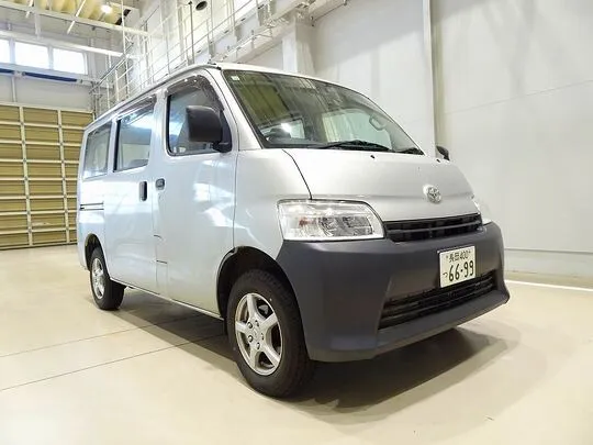 タウンエースバン DX 0.7t 4WD 2/5人乗り 5ドア ガソリン