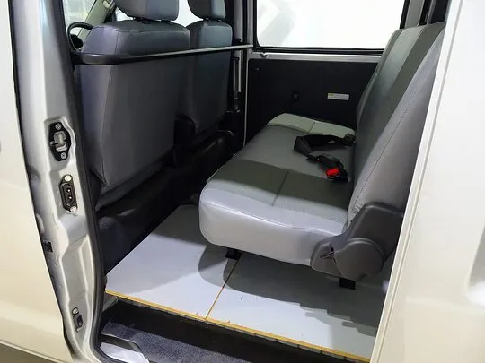 タウンエースバン DX 0.7t 4WD 2/5人乗り 5ドア ガソリン