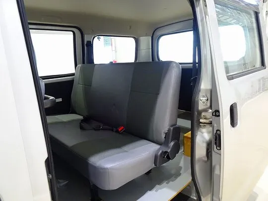 タウンエースバン DX 0.7t 4WD 2/5人乗り 5ドア ガソリン