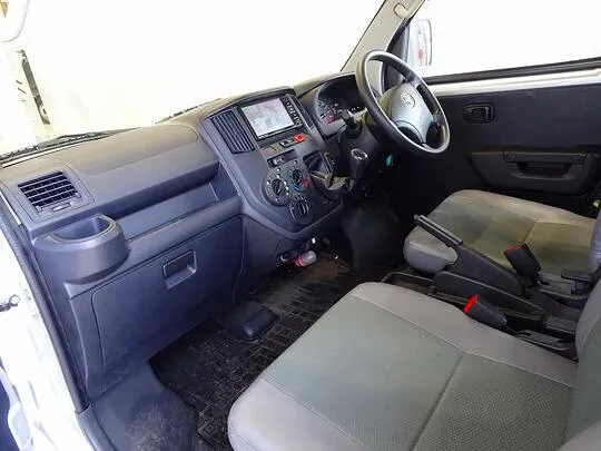 タウンエースバン DX 0.7t 4WD 2/5人乗り 5ドア ガソリン