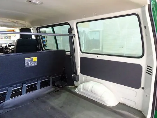 ボンゴバン DX 1t 4WD 2/5人乗り 5ドア ガソリン