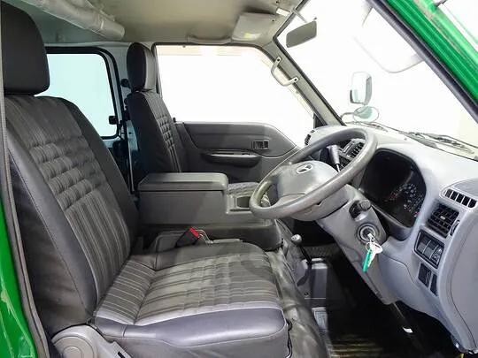ボンゴバン DX 1t 4WD 2/5人乗り 5ドア ガソリン