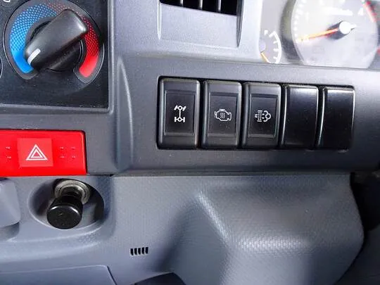 エルフ 1.45t 4WD FFL Wタイヤ 中温冷凍車