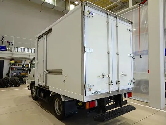 エルフ 1.45t 4WD FFL Wタイヤ 中温冷凍車