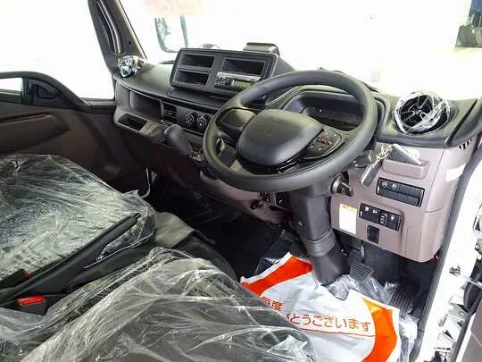 キャンター 2t 全低床 標準 Wキャブ/垂直PG付 未使用車