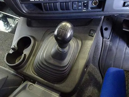 ギガ 12.6t 4軸 低温冷凍車 スタンバイ/サブエンジン付 総輪エアサス 380ps