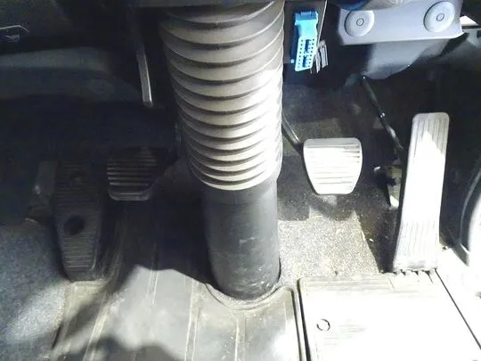 ギガ 12.6t 4軸 低温冷凍車 スタンバイ/サブエンジン付 総輪エアサス 380ps