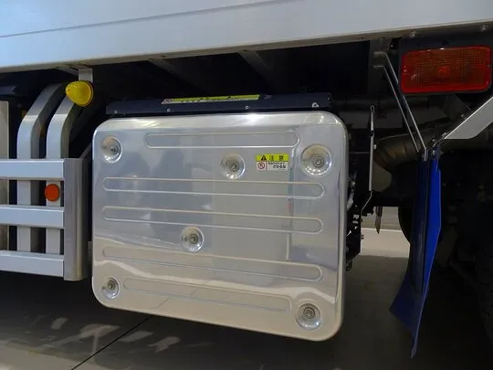 ギガ 12.6t 4軸 低温冷凍車 スタンバイ/サブエンジン付 総輪エアサス 380ps