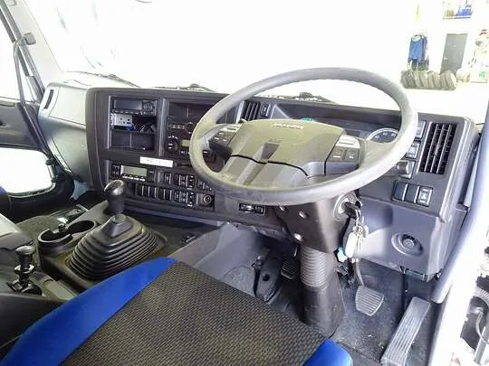 ギガ 12.6t 4軸 低温冷凍車 スタンバイ/サブエンジン付 総輪エアサス 380ps