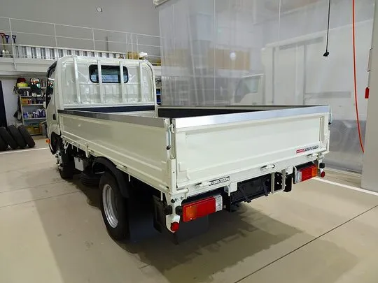 デュトロ 2t FJL 標準 平ボデー